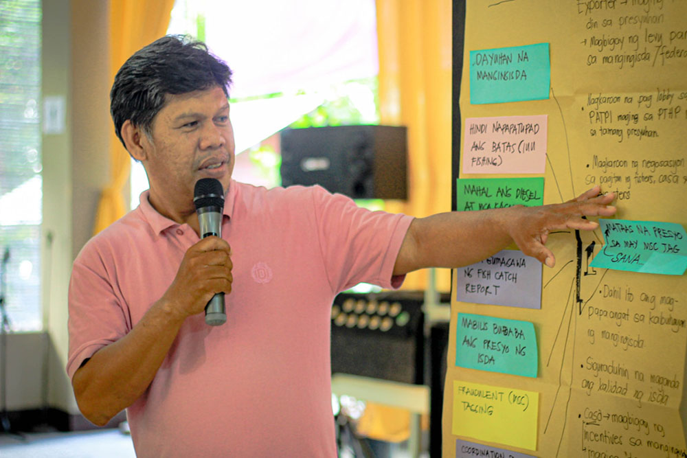 mindoro fisher leader bernie castillano presents issues faced by mindoros small scale yellowfin tuna fishers